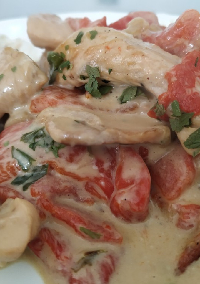 Una foto de Strogonoff de pollo