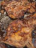 Chuleta de cerdo guisada con ají panca