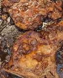 Chuleta de cerdo guisada con ají panca
