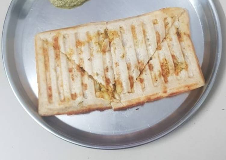 Rava, Oats Masala Sandwich