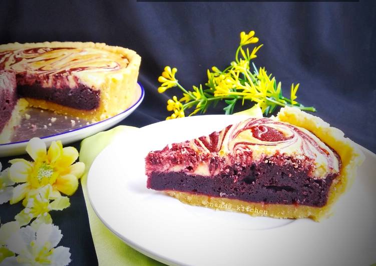 Red Velvet Cheesecake Swirl Brownies Pie