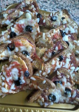 A picture of Pizza Toast.