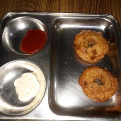 A picture of Medu Vada | Savoury Doughnuts with Mayonnaise & Ketchup | Appetizers.