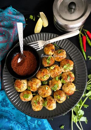 A picture of Khichu Balls (Gujarati Snack).