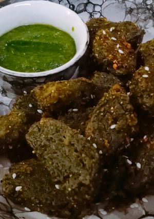 बथुए के पतोड़े (Bathue Ke Patode Recipe in Hindi) रेसिपी मुख्य फोटो