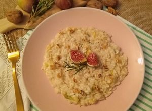 Foto di Risotto fichi gorgonzola di capra noci e rosmarino