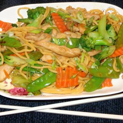 POLLO CHOW MEIN. JON STYLE Receta de Jon Michelena- Cookpad