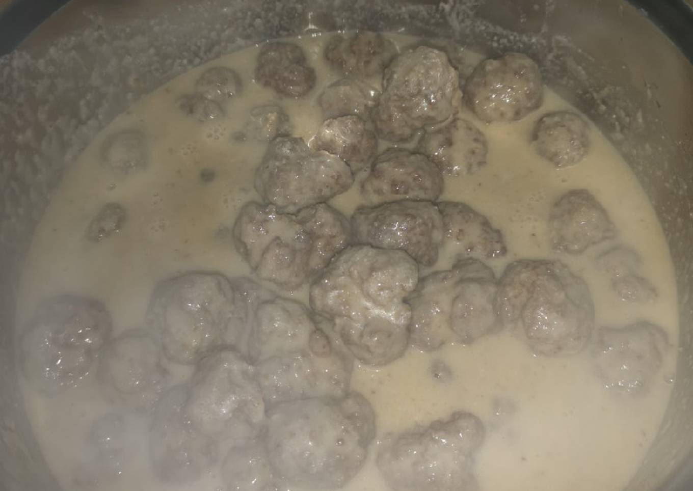 Albóndigas en salsa de almendras