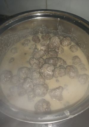 Una foto de Albóndigas en salsa de almendras