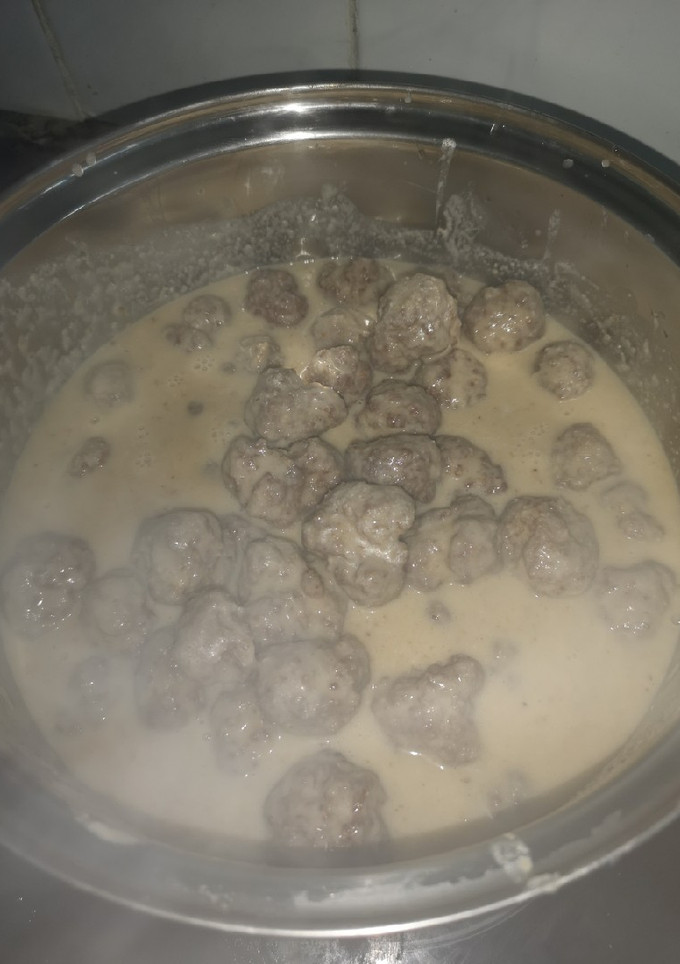 Una foto de Albóndigas en salsa de almendras