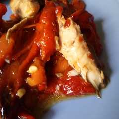 Una foto de Ensalada de pimientos con melva