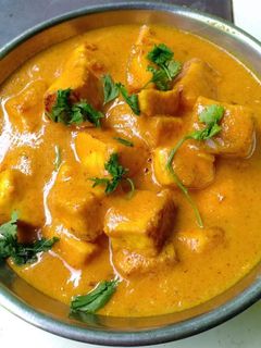 A picture of Paneer butter masala.