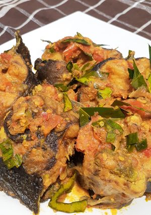 Foto resep Lele Ungkep Bumbu Kuning