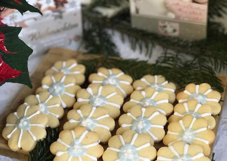 Recipe: Yummy Butter cookies icing sugar