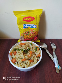 மேகி வெஜ் நூடுல்ஸ்(maggi veg noodles recipe in tamil) செய்முறை முக்கிய புகைப்படம்