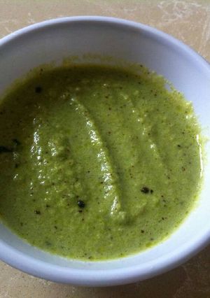 A picture of Fresh coconut chutney.