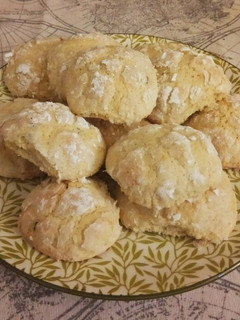Una foto de Galletas Craqueladas de vainilla rellenas de chocolate
