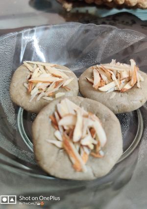 A picture of Millet laddu.