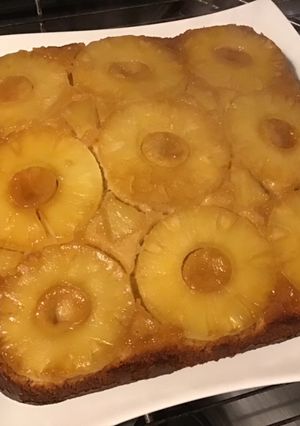 Une photo de Gâteau renversé caramélisé à l'ananas et rhum
