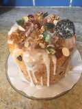 Pan dulce tradicional y pan dulce con chips y almendras