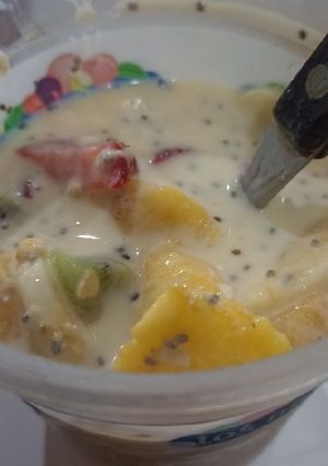 Una foto de Yogurt con ingredientes sanos