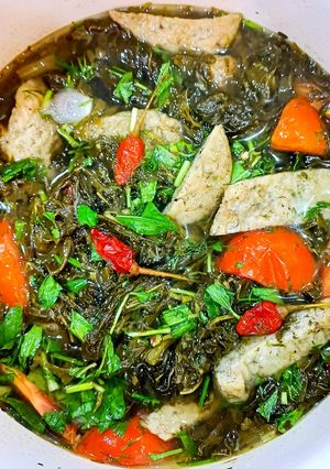 Hình của món Rau sắn muối nấu chả cá.