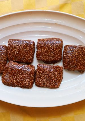 A picture of Tilkut Chikki.