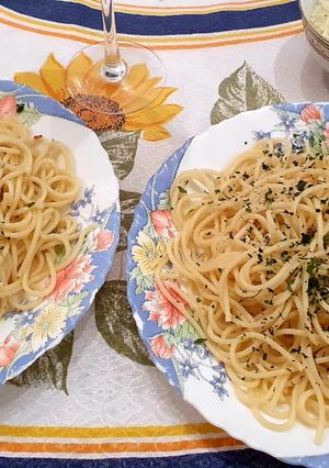Una foto de Spaghetti aglio e olio ( ajo y aceite de oliva