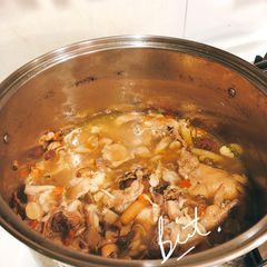 A picture of Ginseng Chicken Soup.