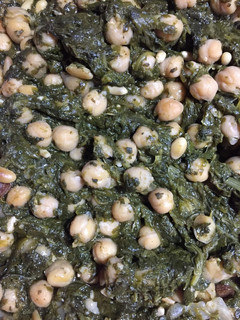 Una foto de Garbanzos con espinacas y alguna cosita más