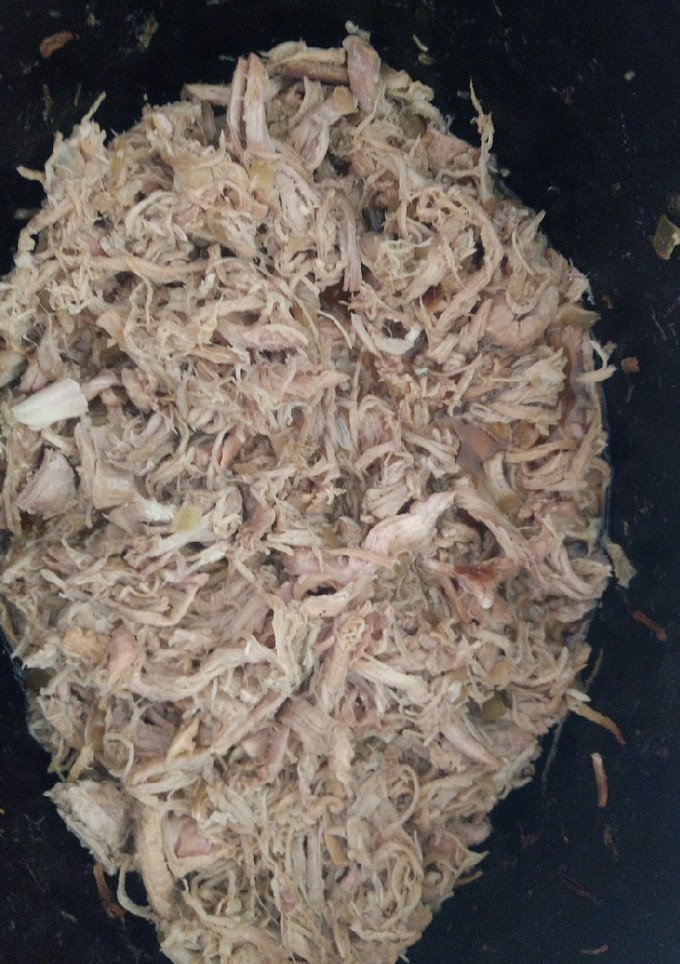 Una foto de Pierna de cerdo deshebrada a la Cerveza (Olla de cocción lenta)