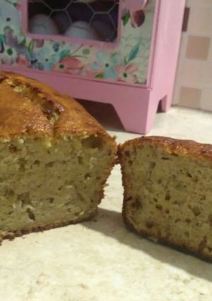 Una foto de Budín húmedo de banana y yogur