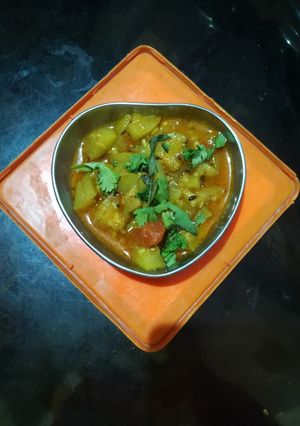 દૂધી નું શાક (Dudhi Shak Recipe in Gujarati) રેસીપી મુખ્ય ફોટો