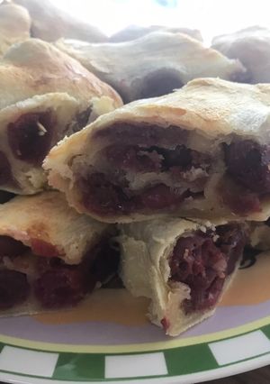 Grízes- meggyes rétes recept fotója