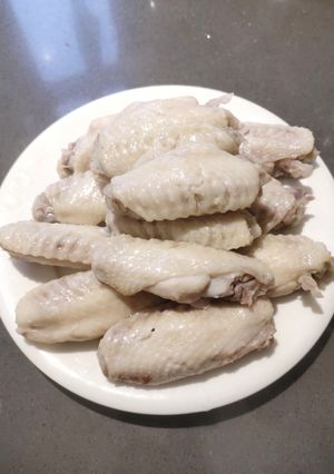 A picture of Steamed Wings.