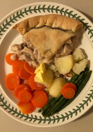 A picture of Anyone can do this Chicken Pie.