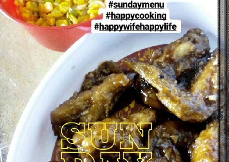 Blackpaper chicken wings with corn salad ala ala