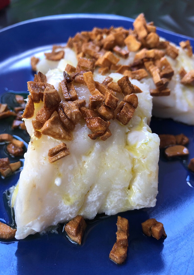 Una foto de Lomos de bacalao al vapor con ajo en olla Gm G