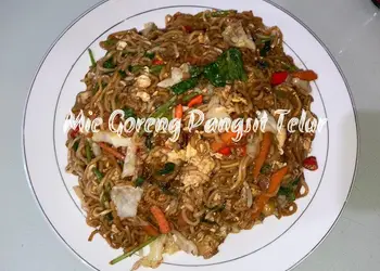 Siap Saji Mi Goreng Pangsit Telur Lezat Mantap