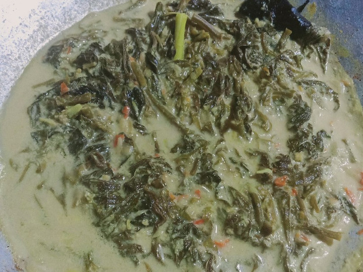 Langkah Mudah untuk Menyiapkan Gulai Daun Singkong Anti Gagal