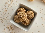 Une photo de energy balls pruneaux