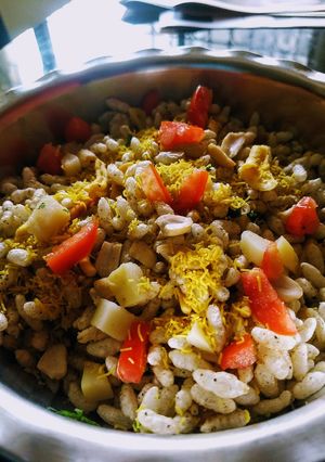 A picture of Masala muri.