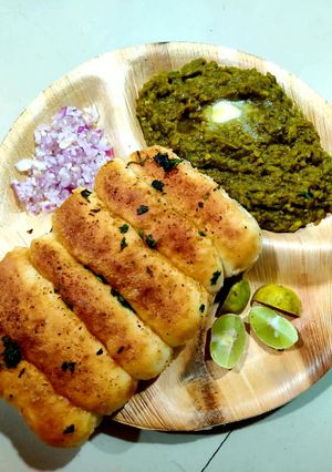 હરિયાલી પાવભાજી રેસીપી મુખ્ય ફોટો