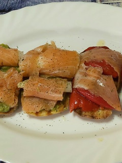 Una foto de Tostadas diferentes con microwave-grill