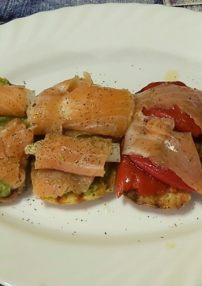 Una foto de Tostadas diferentes con microwave-grill