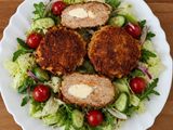 Sajttal töltött japán Menchi Katsu Fibriás panko morzsával keto GM