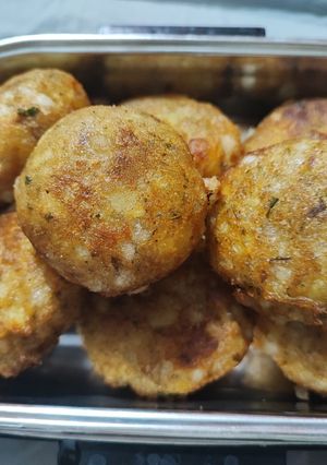A picture of Sabudana Vada.
