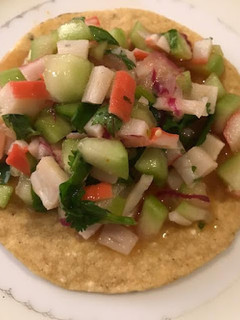 Una foto de Tostadas de ceviche de surimi