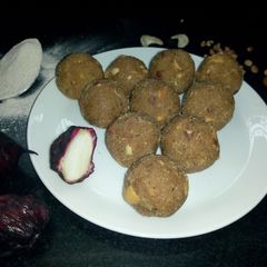 SINGHADE kE ATTE KE LADDOO A picture of SINGHADE kE ATTE KE LADDOO.