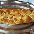 Brazo hojaldre con atún y verduras